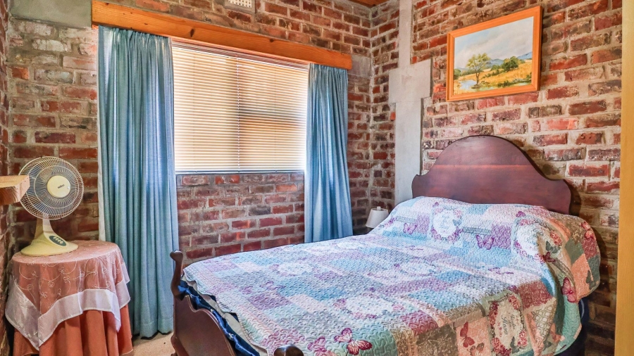 4 Bedroom Property for Sale in De Kelders Western Cape